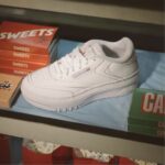 أبيض ftwr / رمادي نقي 3 نادي ج أحذية نسائية إضافية Reebok 0NZ0F4 - Image 4