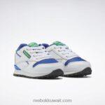 أطفال ftwr أبيض / أزرق متجه حذاء ستيب اند فلاش جلدي كلاسيكي - طفل صغير Reebok 0NZ0F1392 - Image 3