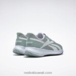 الرمادي الساحلي / أبيض ftwr / رمادي نقي 8 إنرجين بلس 2 حذاء جري نسائي Reebok 0NZ0F628 - Image 4