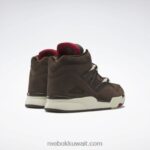 بني رمادي / بني غامق / ضباب قرمزي مضخة كرة السلة اومني زون II Reebok 0NZ0F75 - Image 4