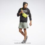 رجال أسود كنزة بغطاء للرأس بشعار الماركة Reebok 0NZ0F1171 - Image 2