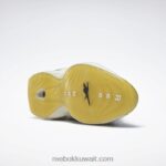 قلب أسود / أبيض كلاسيكي / طباشير سؤال مضخة أحذية كرة السلة Reebok 0NZ0F91 - Image 5