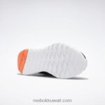 قلب أسود / أرجواني مشبع / توهج برتقالي حذاء فليكساجون فورس 4 نسائي للتدريب Reebok 0NZ0F254 - Image 5