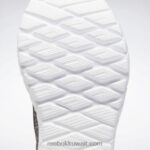 قلب أسود / أرجواني مشبع / توهج برتقالي حذاء فليكساجون فورس 4 نسائي للتدريب Reebok 0NZ0F254 - Image 7