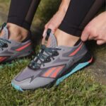 نقي رمادي 5 / كور أسود / أزرق مخضر كلاسيكي حذاء nano x2 tr Adventure للنساء Reebok 0NZ0F101 - Image 7