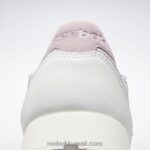 ftwr أبيض / طباشير / أرجواني منقوع جلد كلاسيكي يجعله حذاءك النسائي Reebok 0NZ0F209 - Image 9