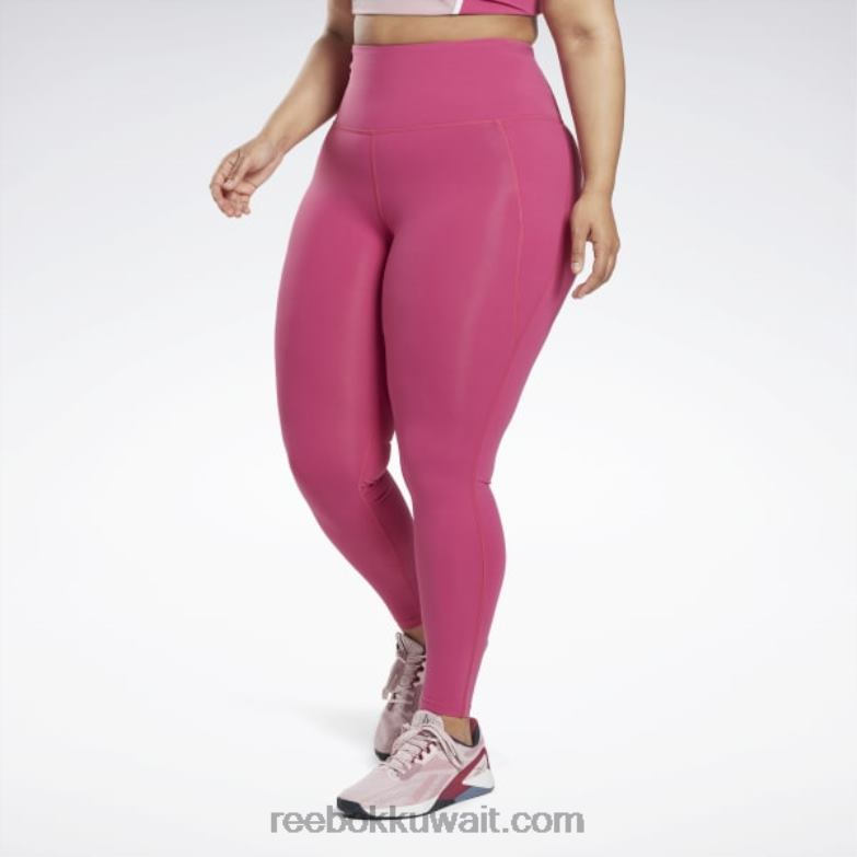 شبه وردي فخور